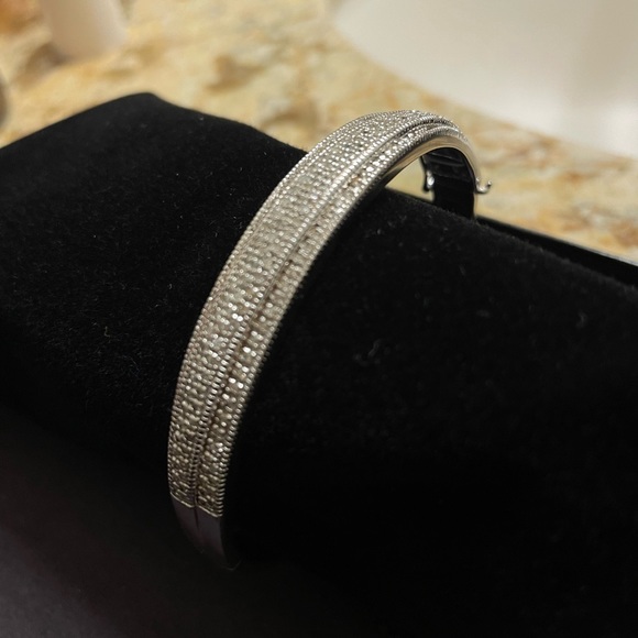 Macys Fine Jewelry Diamond Bracelet Bangle Women’s - Picture 8 of 8